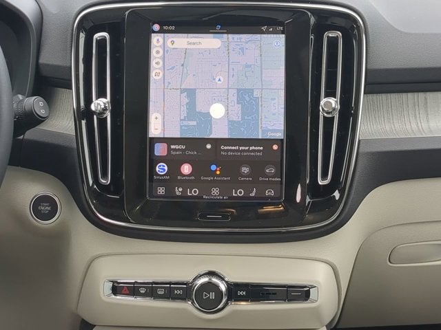 2026 Volvo XC40 Plus