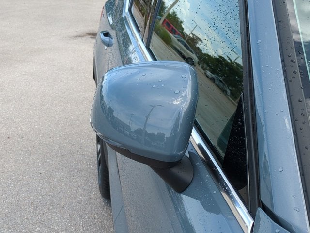 2023 Volvo XC40 Plus Bright Theme