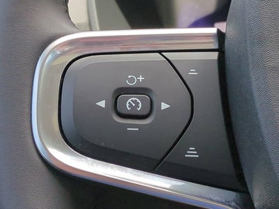 2023 Volvo XC40 Plus Bright Theme