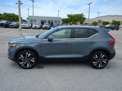 2023 Volvo XC40 Plus Bright Theme