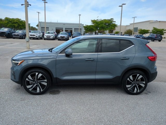 2023 Volvo XC40 Plus Bright Theme