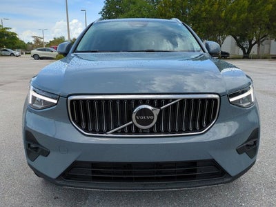 2023 Volvo XC40 Plus Bright Theme