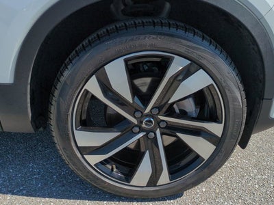 2024 Volvo XC40 Plus Bright Theme
