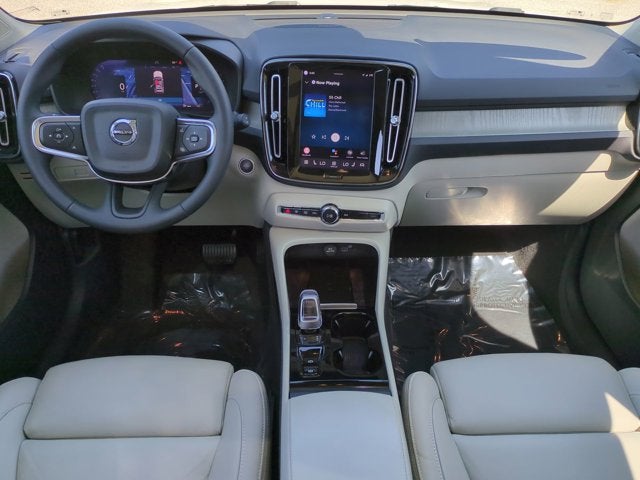 2024 Volvo XC40 Plus Bright Theme