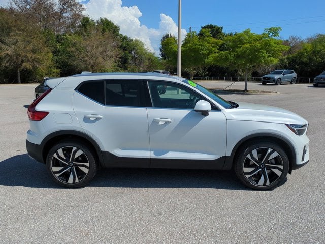 2024 Volvo XC40 Plus Bright Theme