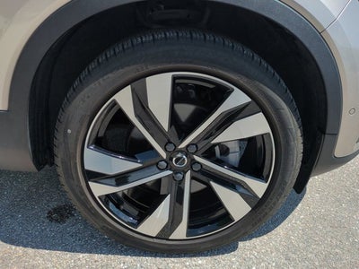 2024 Volvo XC40 Plus Bright Theme