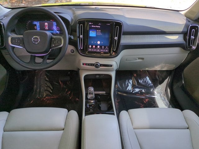 2024 Volvo XC40 Plus Bright Theme