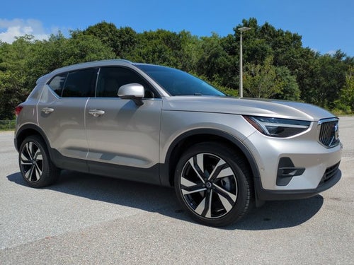 2024 Volvo XC40 Plus Bright Theme