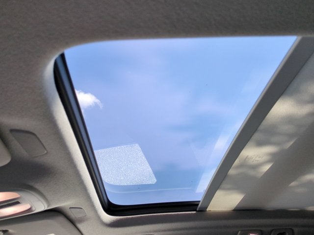 2024 Volvo XC40 Plus Bright Theme