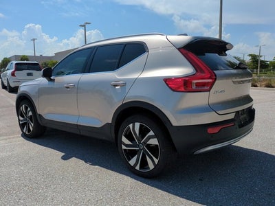 2024 Volvo XC40 Plus Bright Theme