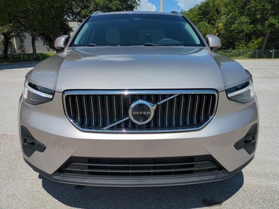 2024 Volvo XC40 Plus Bright Theme
