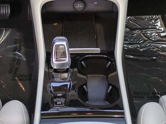 2023 Volvo XC40 Ultimate Bright Theme