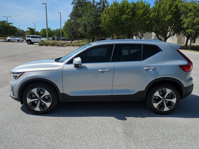 2023 Volvo XC40 Ultimate Bright Theme