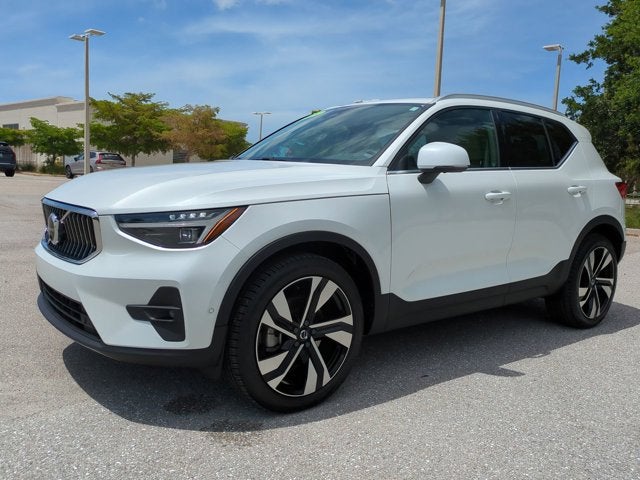 2023 Volvo XC40 Ultimate Bright Theme