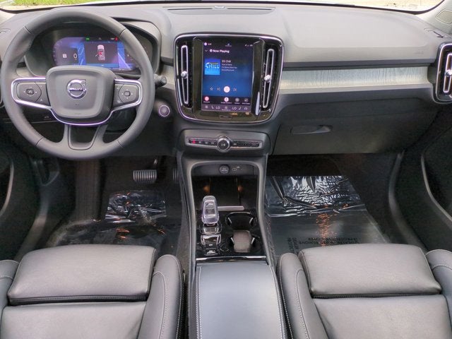 2024 Volvo XC40 Plus Dark Theme