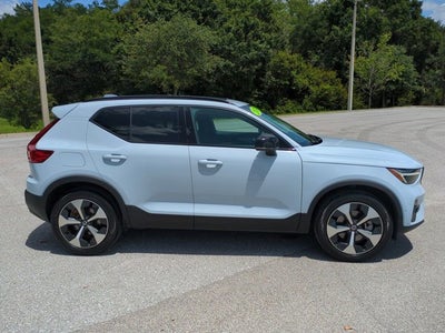 2024 Volvo XC40 Plus Dark Theme