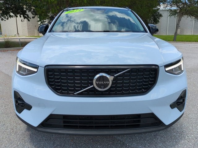 2024 Volvo XC40 Plus Dark Theme