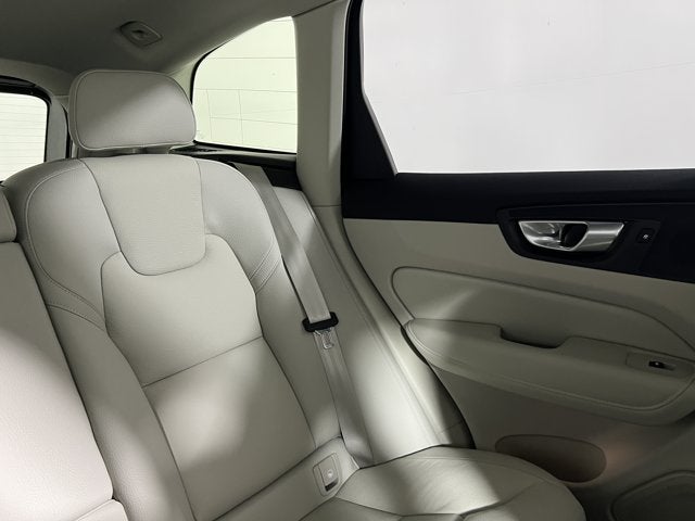 2025 Volvo XC60 Plus