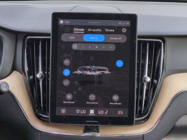 2026 Volvo XC60 Plus