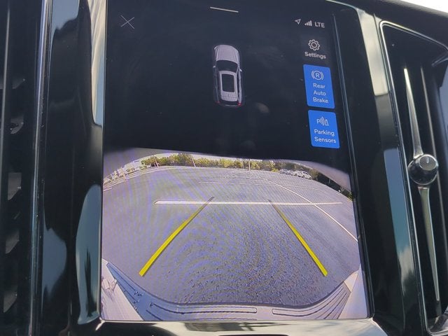 2025 Volvo XC60 Core